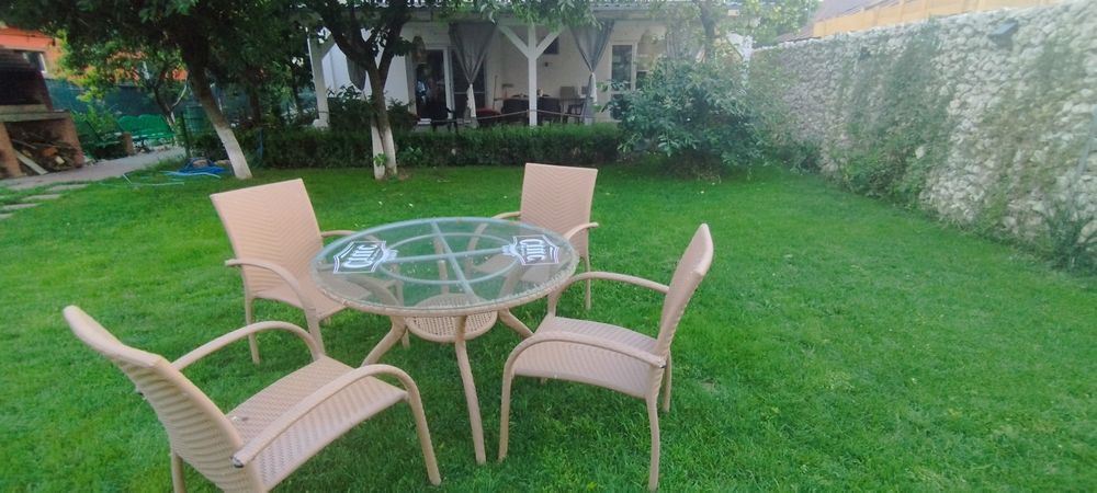 Masa 1,05 rotunda și 4 scaune ratan