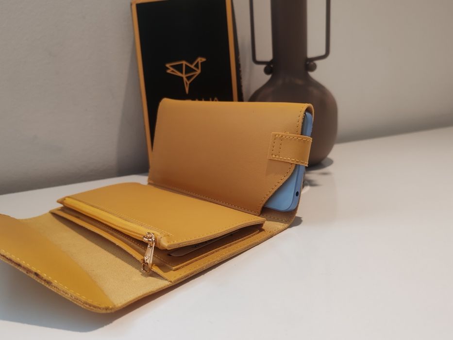 Дамско портмоне с отделение за телефон