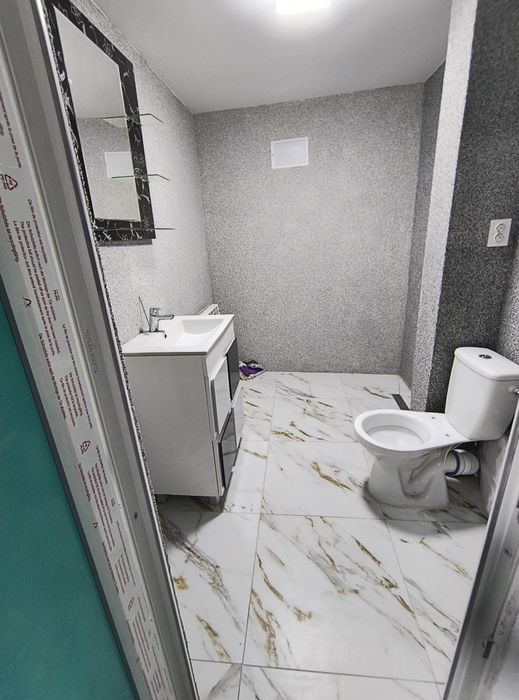 Vând sau închiriez  spațiu comercial