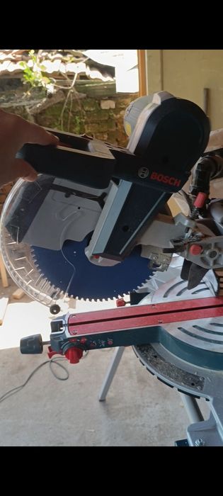 Изтеглящ циркуляр с герунг Bosch GCM 12 GDL, 2000 W, 305 мм, с лазер