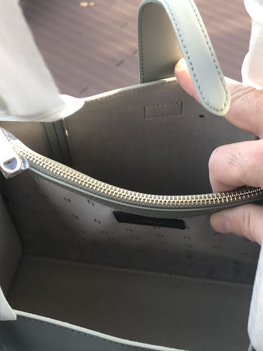 FURLA SOFIA TOTE M.100% оригинал.Със сериен номер,етикети,всичко !