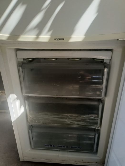 Продам холодильник