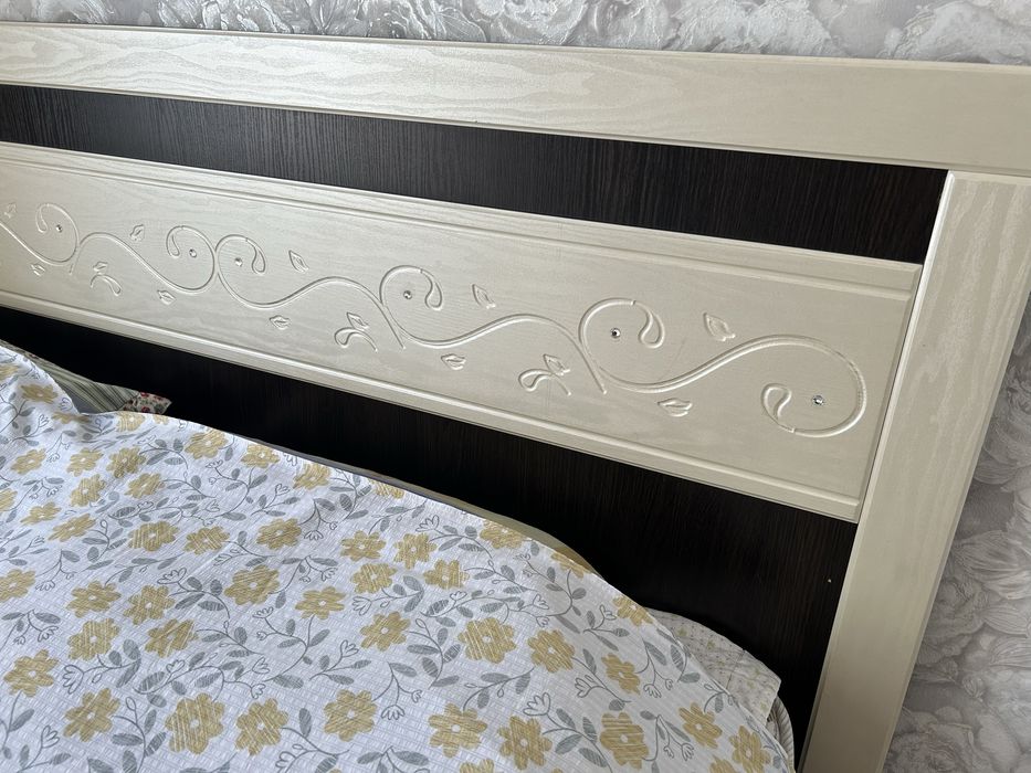 Срочно спальный гарнитур