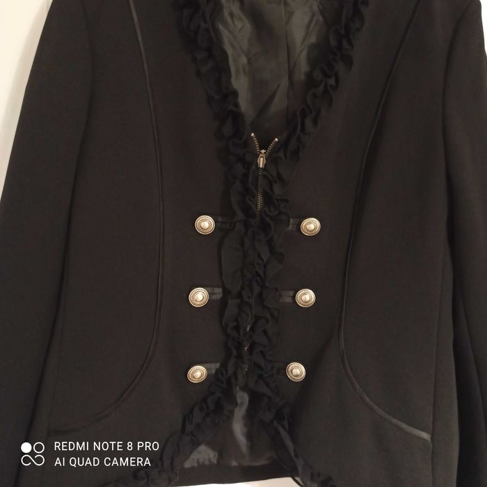 Черно официално сако