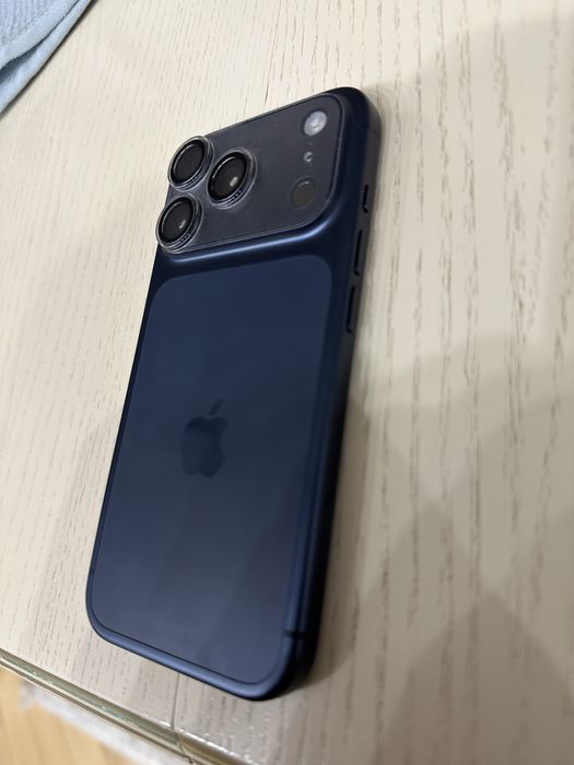 iPhone 17 pro blue 256gb