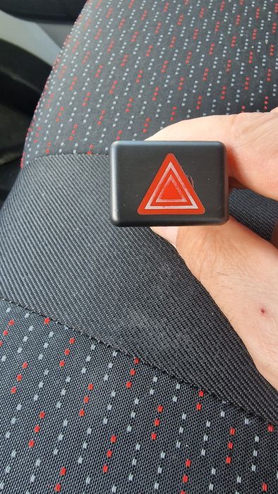 Бутон/ копче за аварийни светлини за ауди а4 б6, б7