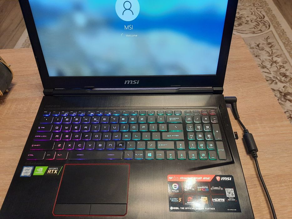 Laptop gaming MSI raider Ge 63 RGB, I7, 16 Gb RAM, RTX2060