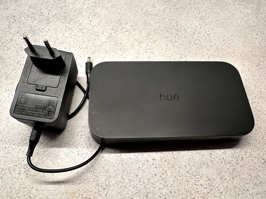 Set complet Sync Box Philips Hue pentru TV