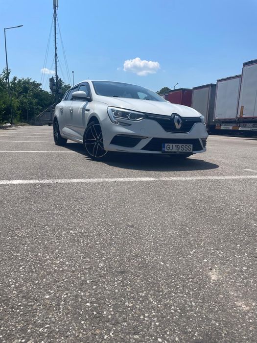 Vând Renault megane 4
