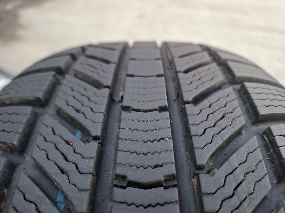 1бр. Почти Нова 225 55 17 Continental