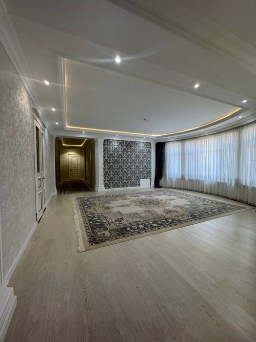 Урикзор Лагер 4 сот 8 хона Евроремонт 5 сан-узел 2 этаж ор: 297-мактаб