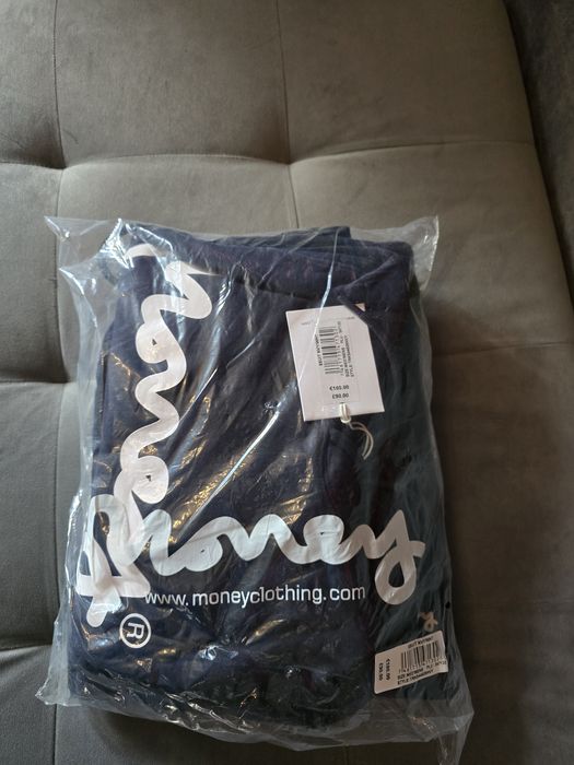 Екипи, анцуци ,суичъри Arne