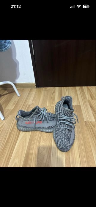 VAND URGENT!!!Yeezy 350 Beluga 2.0