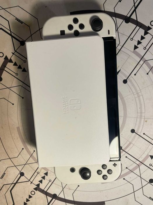 Nintendo Switch OLED Model alb Joy-Con + Super Mario Maker 2