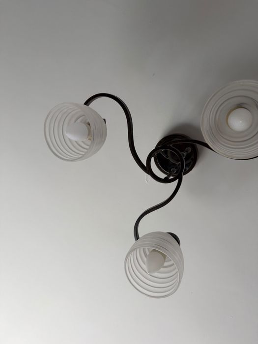 Vand 2 lustre si 4 aplice