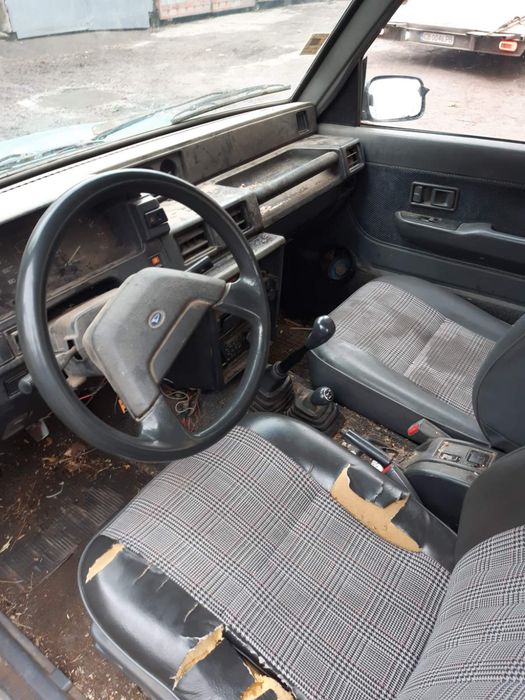 Продавам Daihatsu Feroza