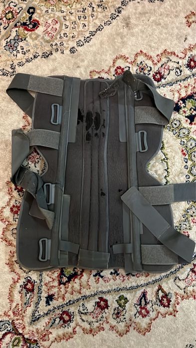 Костыли, корсет для спины