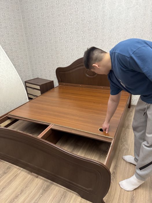 Кровать с матрасом