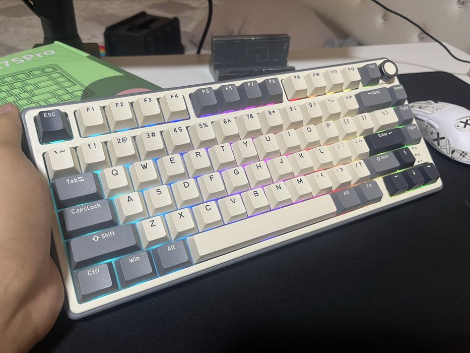 игровой клавиатур и коврик