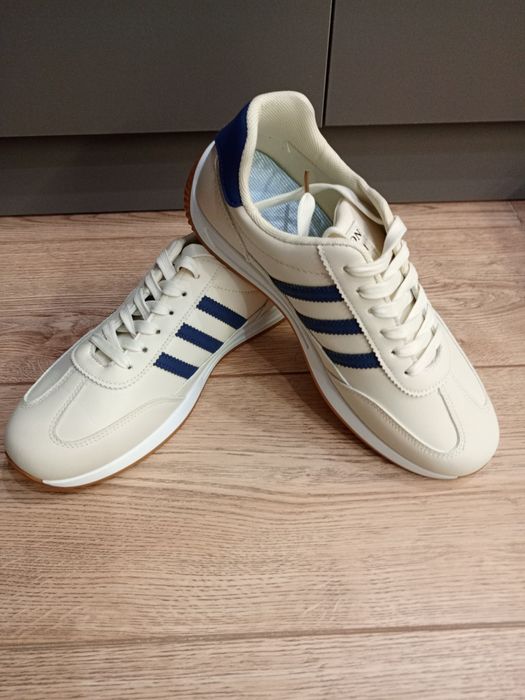 Кроссовки Adidas 43-44