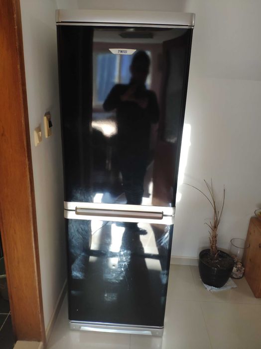 Хладилник с фризер Zanussi