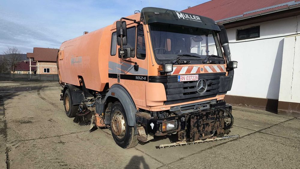 Camion Autospeciala Mercedes-Benz curatare stradala