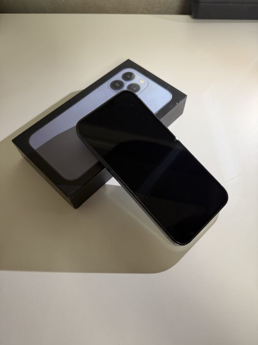 Продам iphone 13 идеал