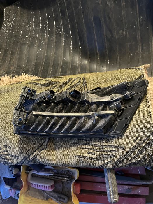 Фара левая задняя