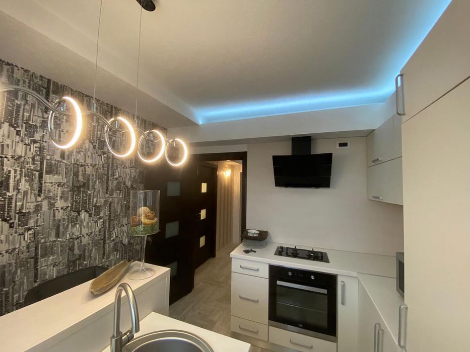 Apartament tip penthouse 3 niveluri Valea Lupului de inchiriat