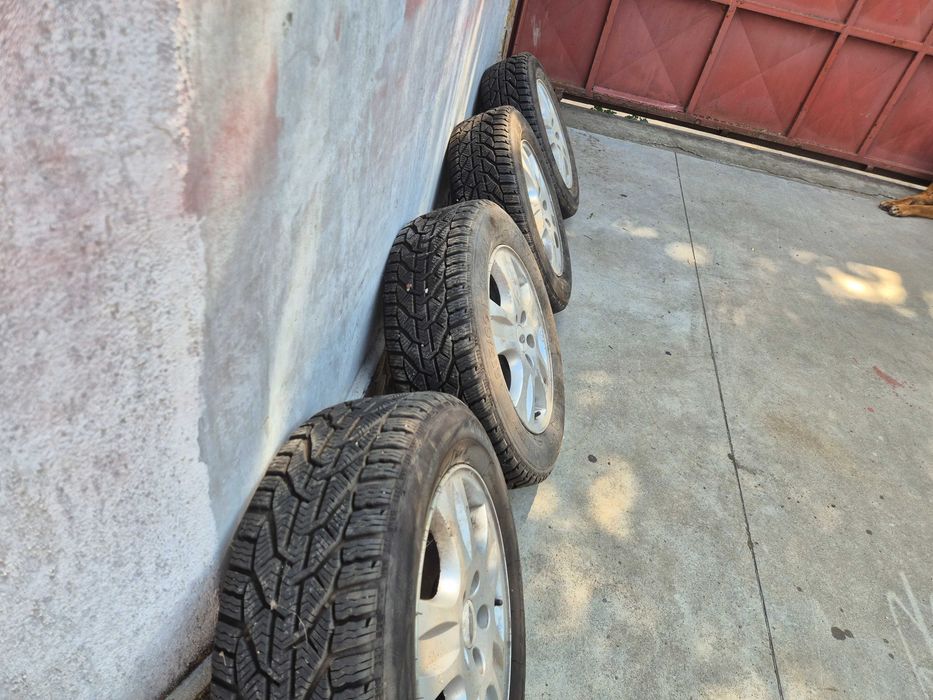 Гуми с джанти форд 215 60 16