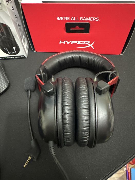 Клава; коврик; мышка;наушник от HyperX