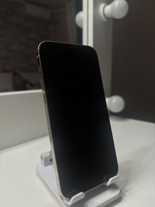 Продам айфон 12 про макс 256гб