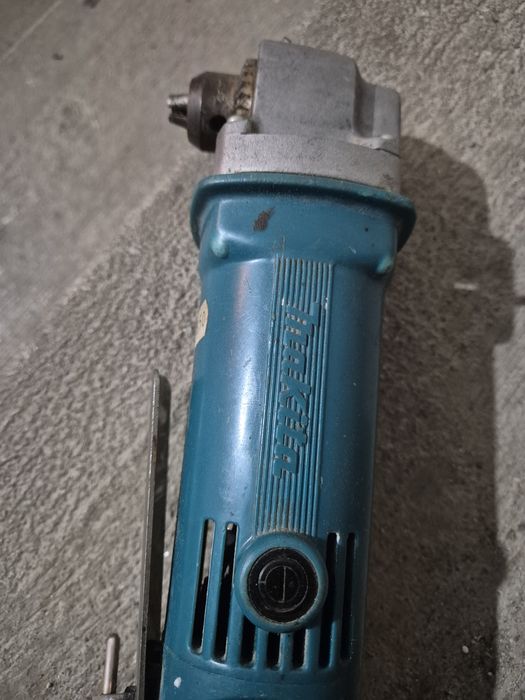 Masina de gaurit, infiletat la unghi de 90 Makita