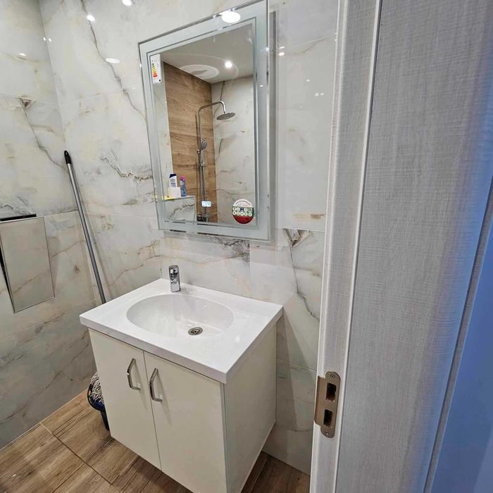 Дава се под наем Двустаен апартамент в София, Младост 2 - 75 кв.м за 900 € - Снимка #2