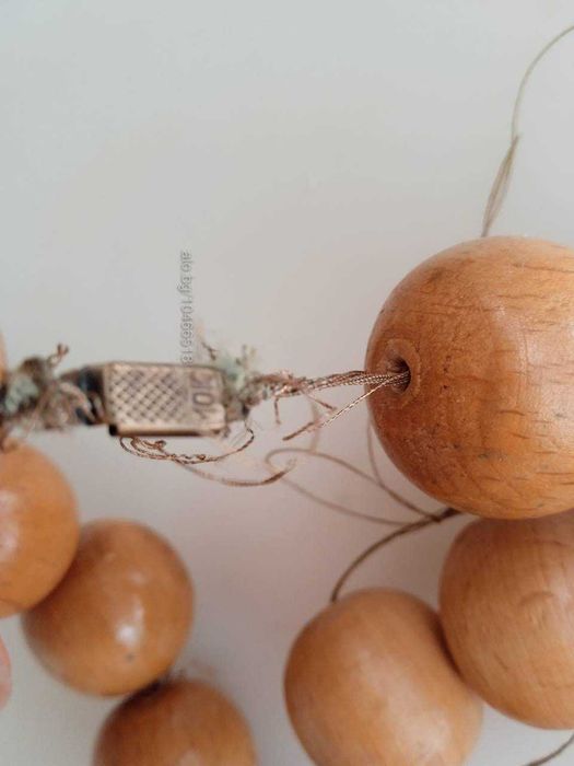 Гердан дървен с мънисто 28 мм