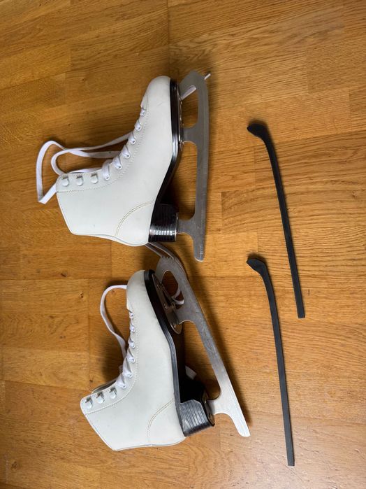 Кънки за лед oxelo , размер 35/36 от Decathlon UK