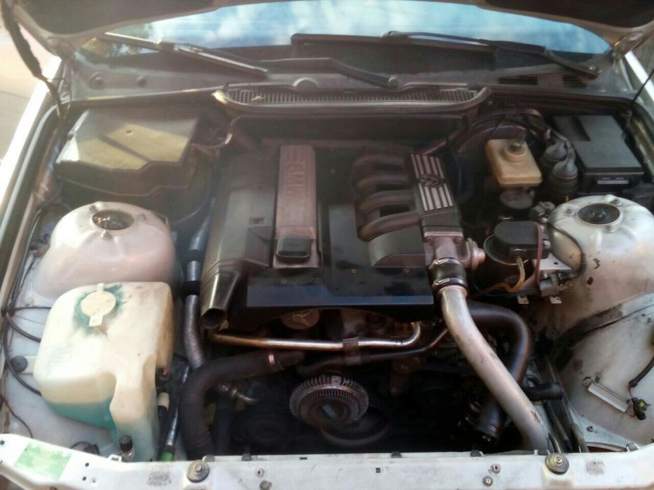 Колата се продава на части