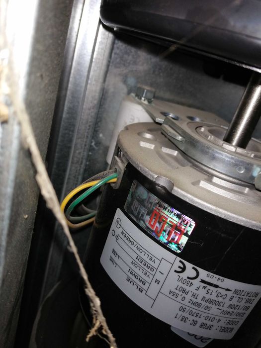 Продавам климатик De Longhi