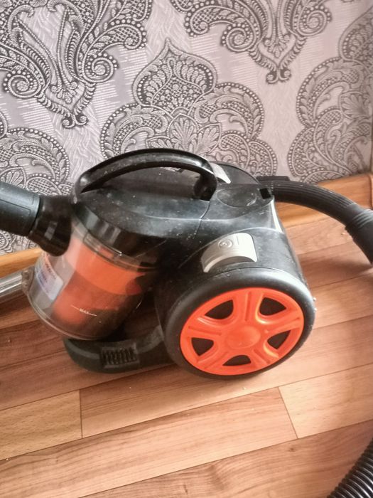 Пылесос Polaris  продам