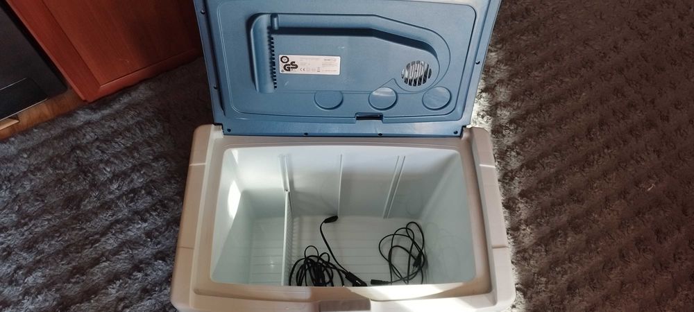 Хладилна чанта 12в и 220в