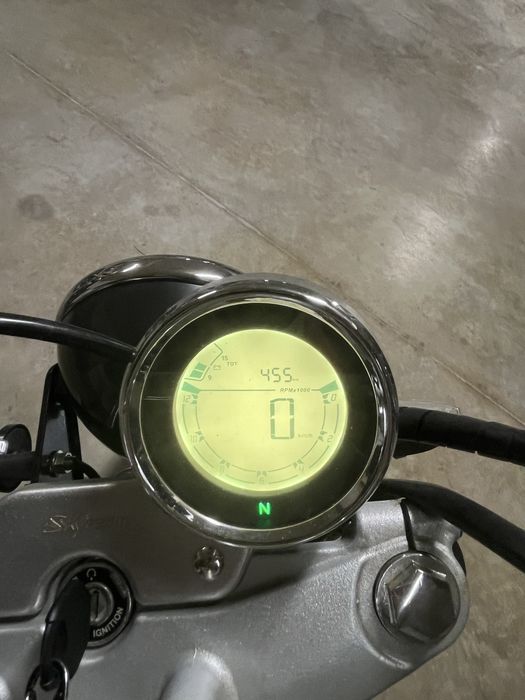Продавам скайтийм т-рекс 125
