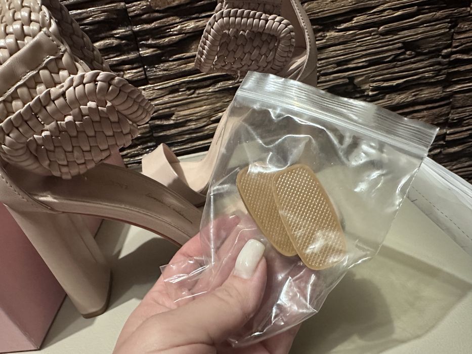 Босоножки Basconi