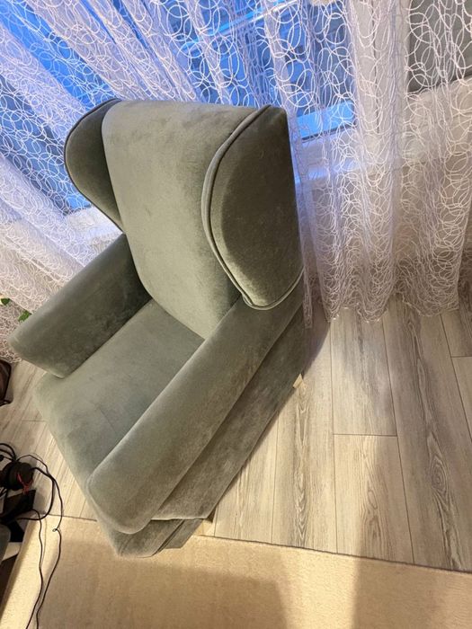 Диван и 2 фотьойла