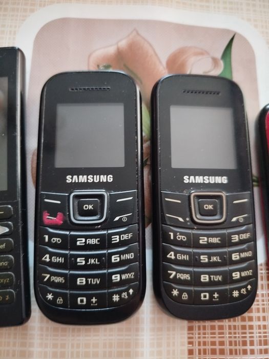 2 телефона Samsung