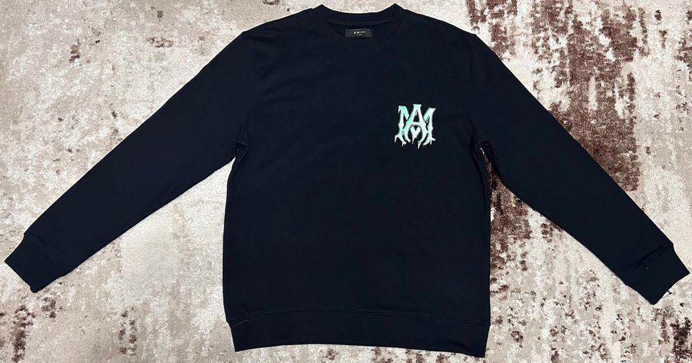 Vând bluza noua de bărbați Amiri