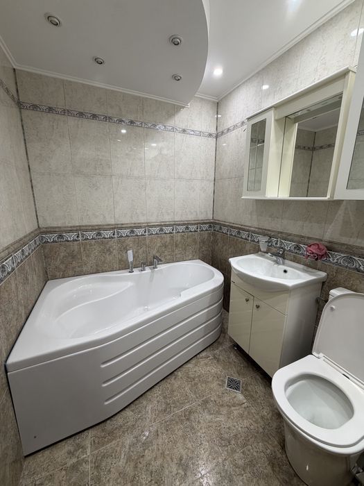 Inchiriez apartament 3 camere Bd Mircea Voda