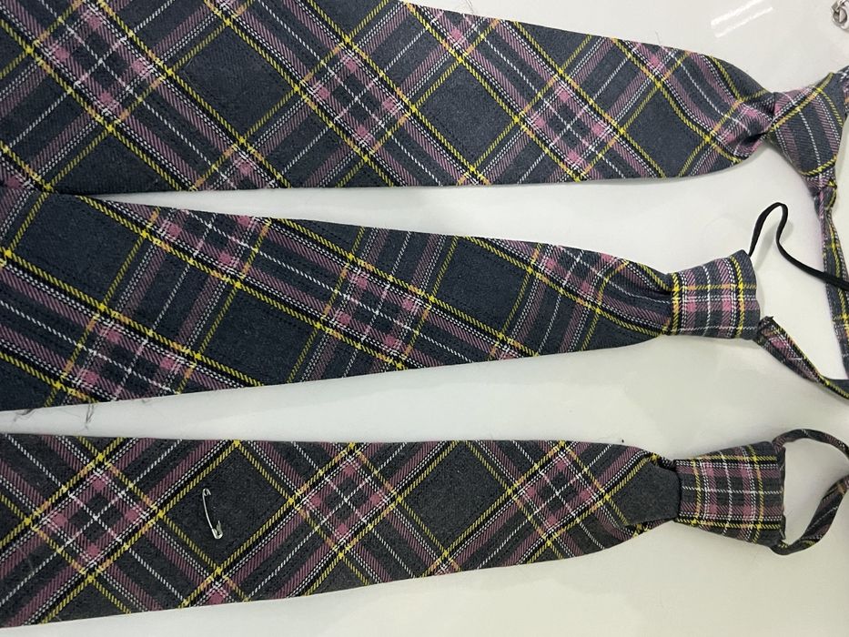 Продам школьные галстуки