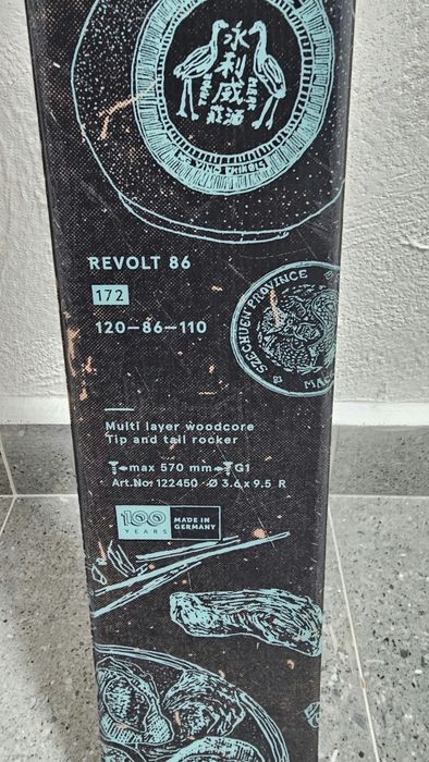 Völkl Revolt 86, 172 cm, freestyle, cu legături incluse