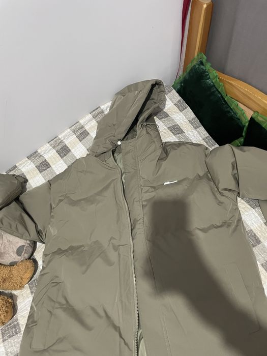 Продается женская куртка , новая . Всё как на фотке