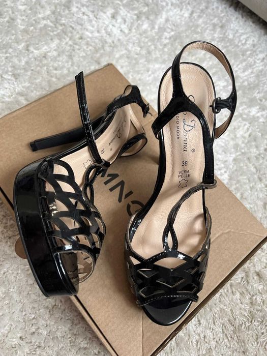 Rochie de seara  si pantofi de gala 38